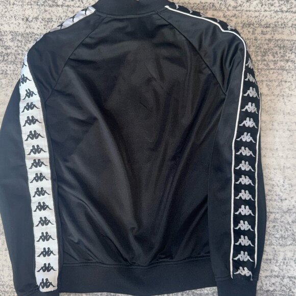 Kappa Black & White Track Jacket – Retro Streetwear Vibes - Picture 4 of 4